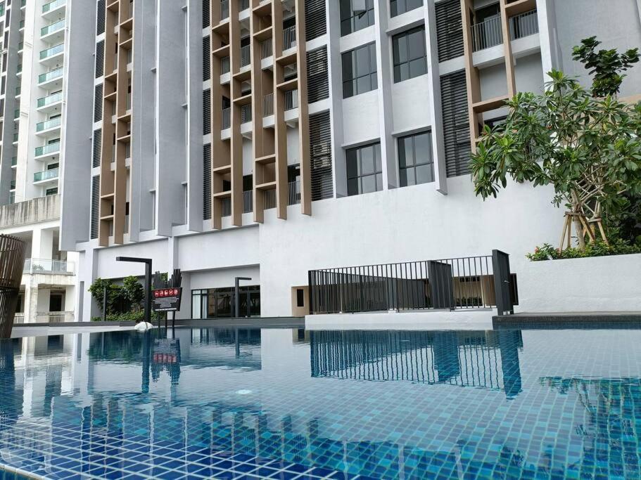 Sky Trees 4 Guests High Floor Nflix Hbo Disney Garden View A1801 조호르 바루 외부 사진