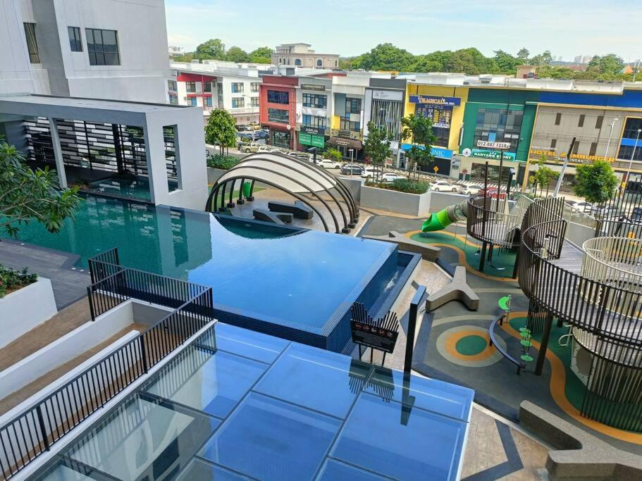 Sky Trees 4 Guests High Floor Nflix Hbo Disney Garden View A1801 조호르 바루 외부 사진